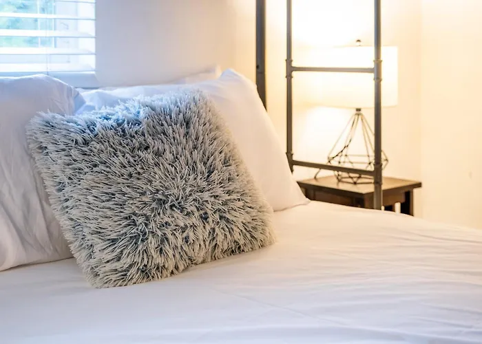 Ultimate, Getaway! Pool, Bbq, Sleeps 14 * Scottsdale