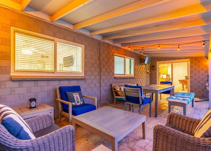 Ferienhaus Ultimate, Getaway! Pool, Bbq, Sleeps 14