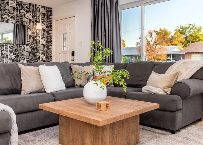 Ferienhaus Ultimate, Getaway! Pool, Bbq, Sleeps 14 *